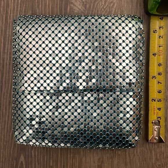 Shiny Blue Purse - Picture 5 of 6